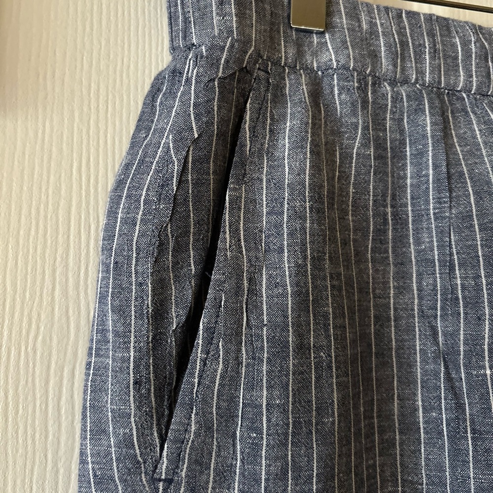 Eileen Fisher Women’s Blue and White Stripe Linen Shorts - Picture 2 of 6